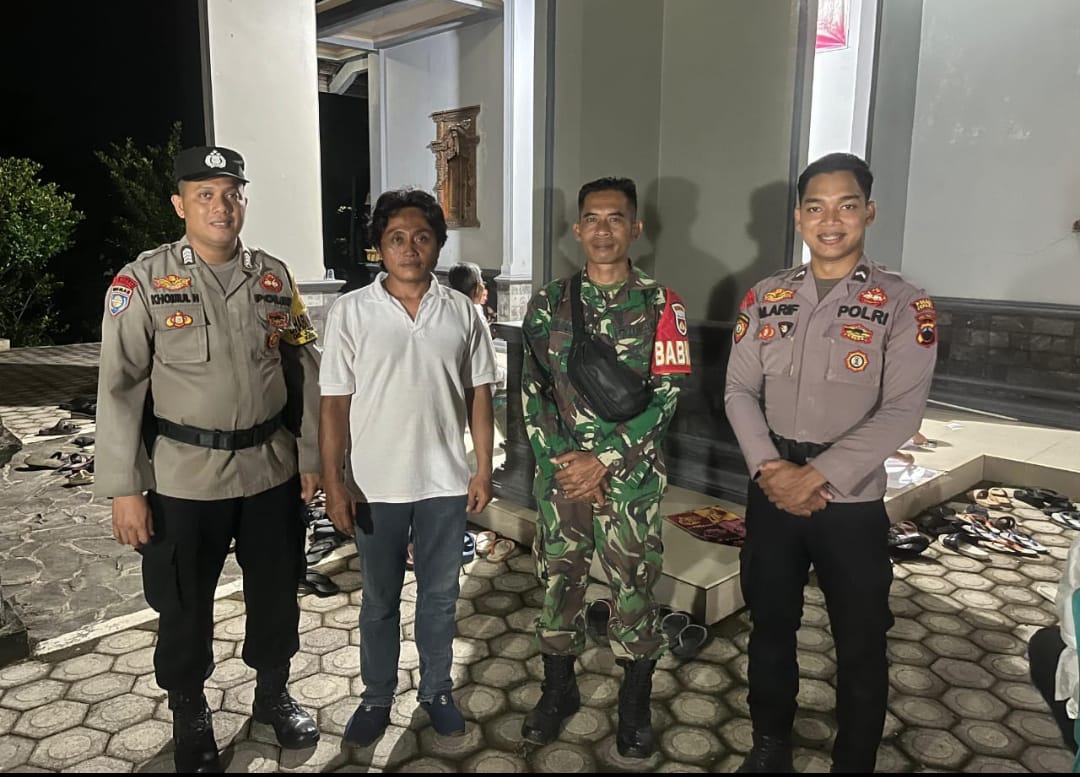 Babinsa Desa Jugo Amankan Kegiatan Kirab Pradaksina Menjelang Waisak 2569 TB