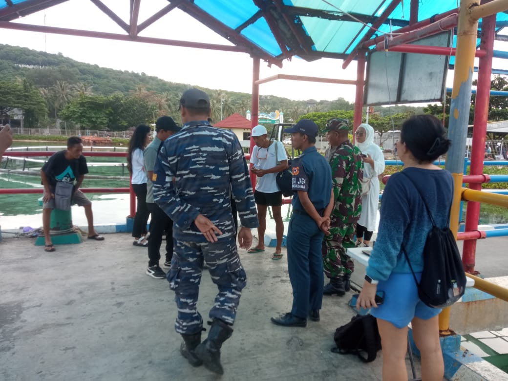 Danramil 10 / Karimunjawa Pimpin Patroli Gabungan di Pelabuhan ASDP Karimunjawa