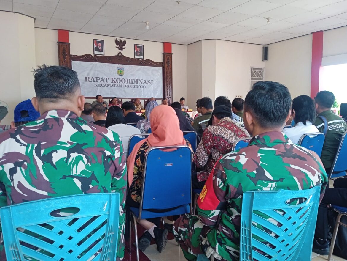 Danramil 12 / Donorojo Hadiri Audiensi Warga Terkait Rencana Pembukaan Tambang CV Senggol Mekar di Desa Sumberejo