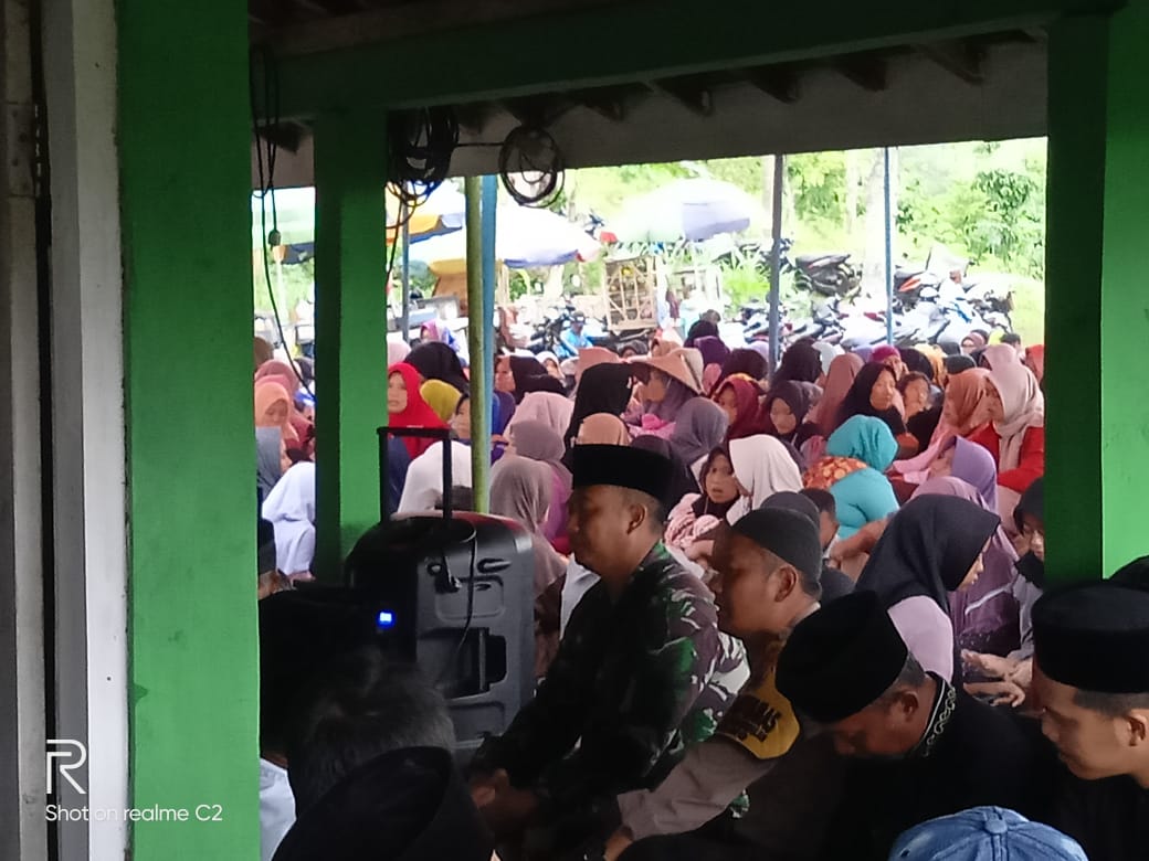 Wujud Syukur dan Kebersamaan, Babinsa Damarwulan Hadiri Doa Bersama dan Manganan Sedekah Bumi