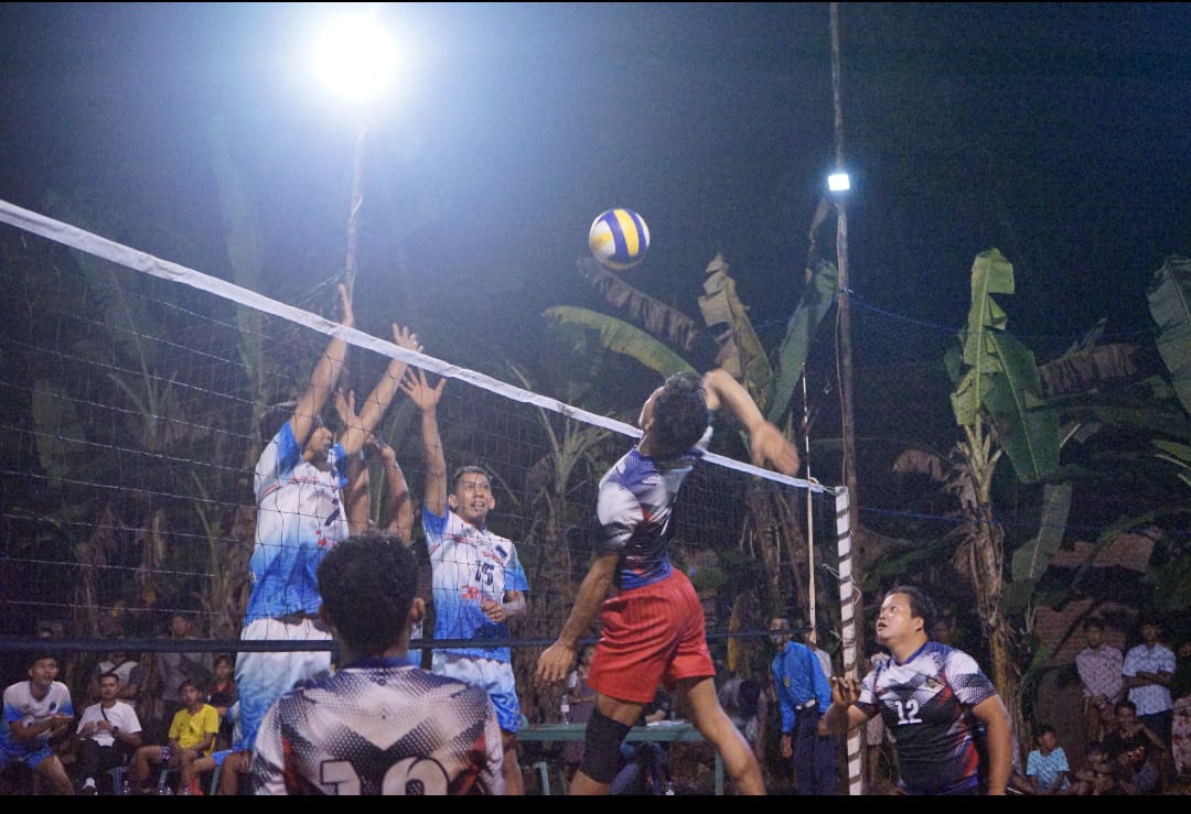 Turnamen Bola Voli “Dandim Cup” Resmi Dibuka, RW 8 Raih Kemenangan Perdana dalam Laga Pembuka