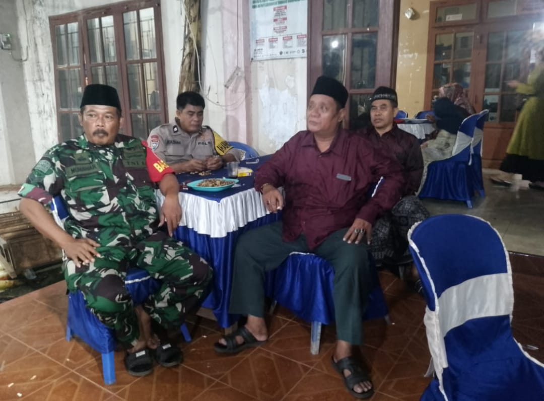 Tiga Pilar Desa Kecapi Kompak Hadiri dan Amankan Acara Sedekah Bumi di Balai Desa