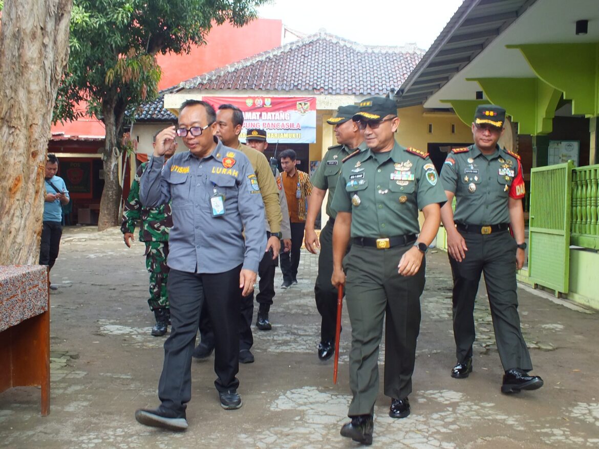 Dandim 0614 / Kota Cirebon Dampingi Danrem 063 / SGJ Tinjau Kampung Pancasila