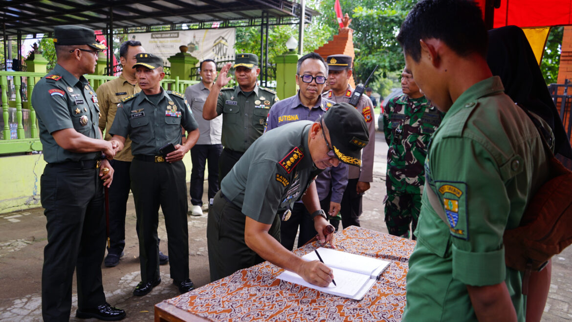 Danrem 063 / SGJ Kunjungi Kampung Pancasila Kelurahan Kalijaga