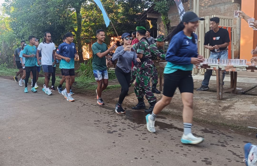 Bukan Medali atau Hadiah, Semangat Kebersamaan Jadi Motivasi Runners di TMMD Fun Run 12,4 KM Desa Kecapi