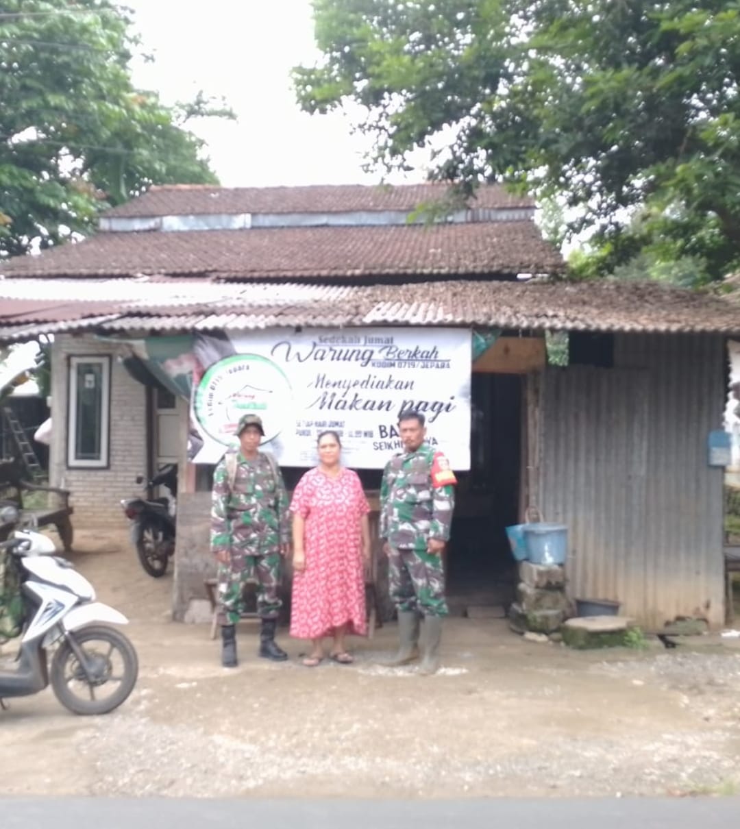 ANGGOTA SATGAS TMMD REGULER KE-124 KODIM 0719 / JEPARA TINJAU LOKASI WARUNG BERKAH UNTUK PERSIAPAN KEGIATAN NON FISIK