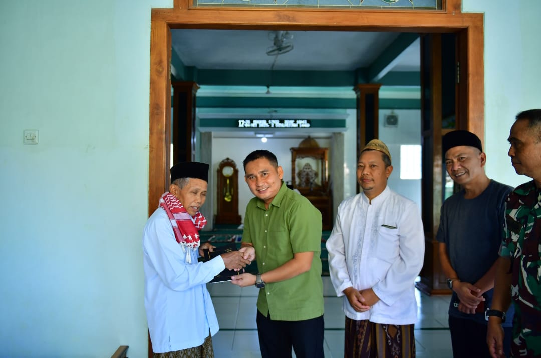 Langkah Damai di Desa Tempur: Dandim 0719 / Jepara Hadirkan Cinta dan Bantuan