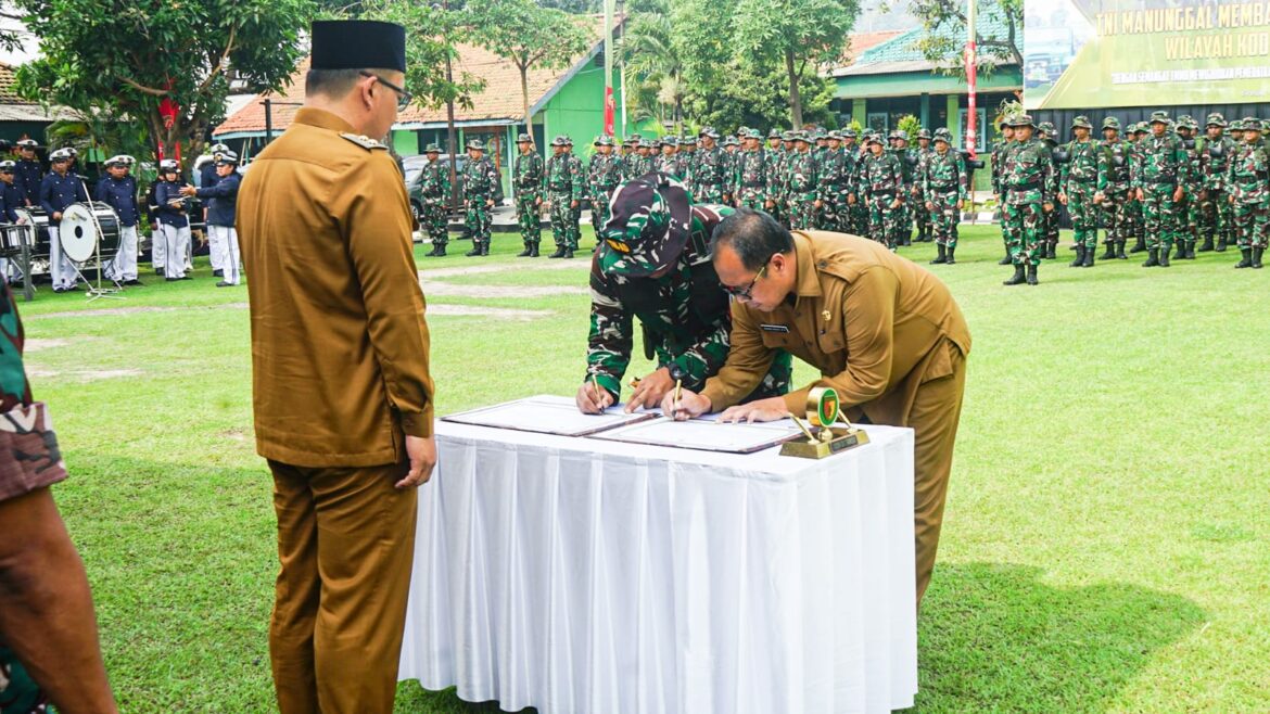 Resmi Di Buka Pelaksanaan TMMD Ke-124 Kodim 0817/Gresik Demi Pemerataan Pembangunan