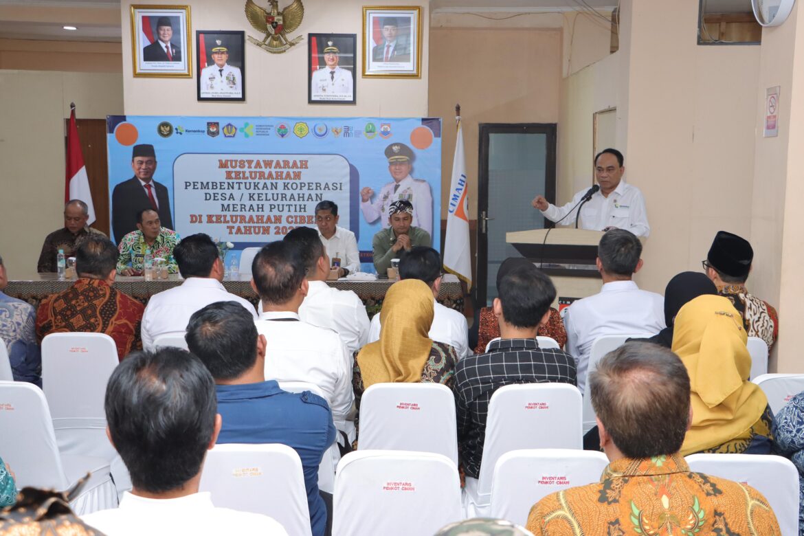 Ketua Dprd Dampingi Menteri Koperasi dan Ukm Budi Arie Tinjau Pembentukan Koperasi Merah Putih di Cibeber Cimahi