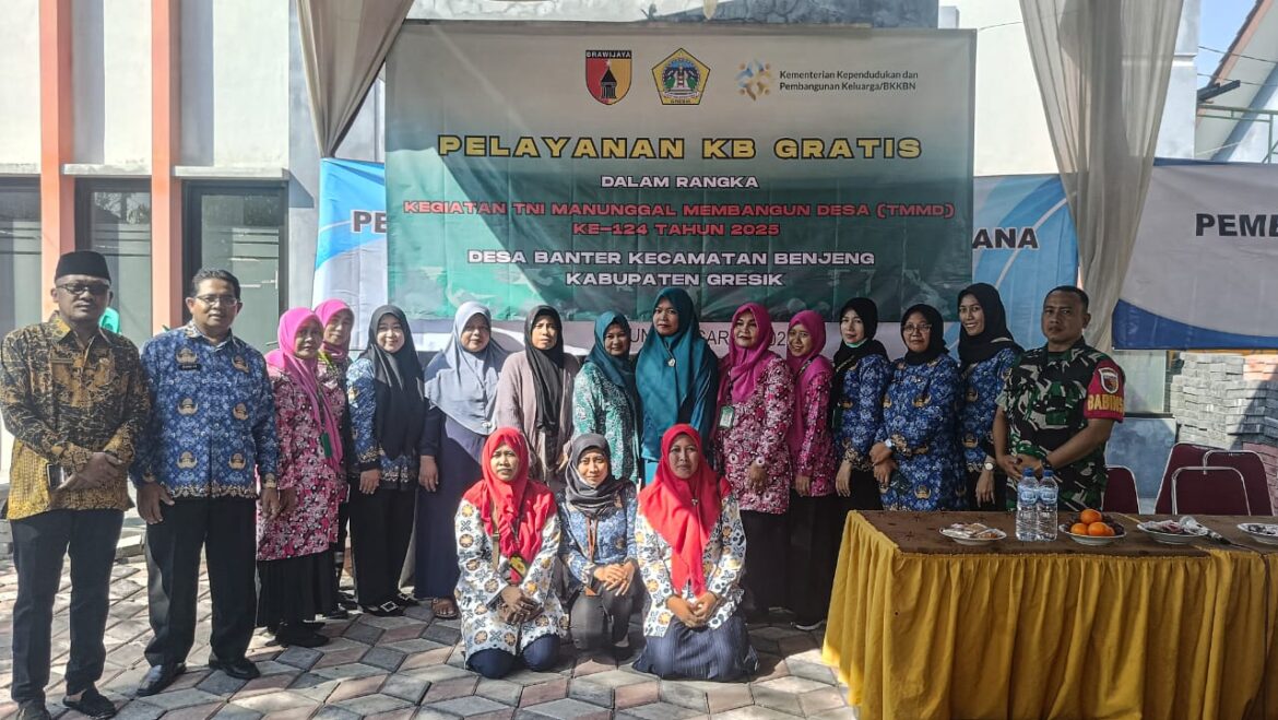 Penyuluhan KB Gratis Meriahkan TMMD ke 124 Kodim 0817/Gresik di Desa Banter