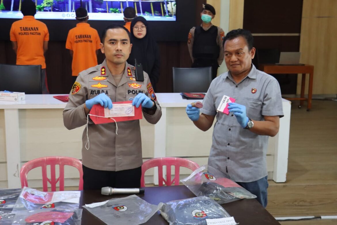 Polres Pacitan Amankan Preman Mengaku Karang Taruna, Palak Sejumlah Toko Modus Iuran Kebersihan