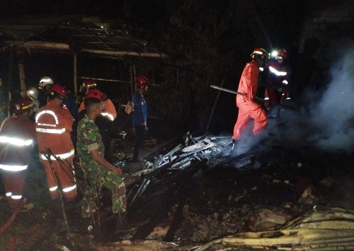 Ketika Api Mengguncang Malam, TNI-Polri dan Damkar Jadi Perisai Warga