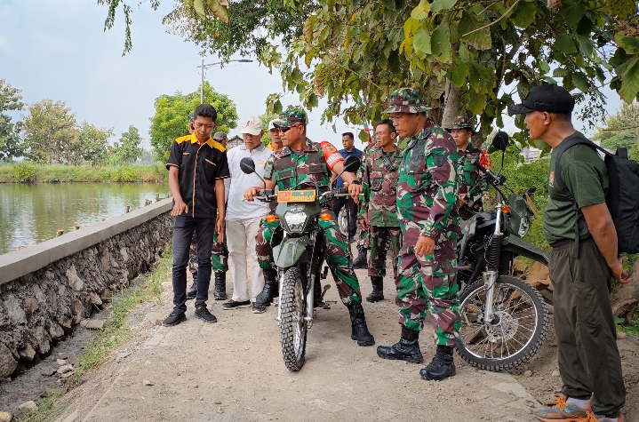 Tingkatkan Infrastruktur Desa, Dandim 0817/Gresik Tinjau Pembangunan TPT dan Drainase di Lokasi TMMD ke-124