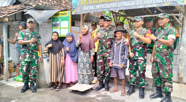 Kasdam Brawijaya Brigjen TNI Terry Tinjau Pelaksanaan TMMD di Desa Kebalan Kulon