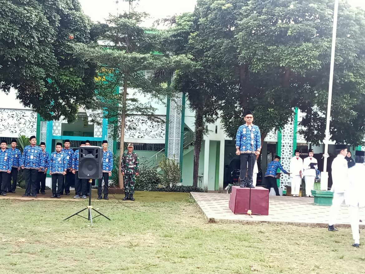 Danramil 08 / Keling Hadiri Upacara Peringatan Hari Lahir Pancasila di MAN 2 Jepara