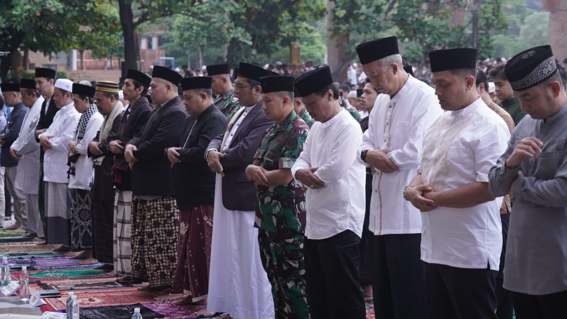 Korem 063 / Sunan Gunung Jati Gelar Shalat Iduladha 1446 H, Menumbuhkan Rasa Peduli dan Berbagi dengan Sesama