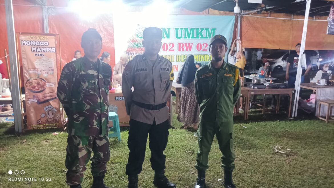 Babinsa Mindahan Amankan Pembukaan Bazar UMKM Sedekah Bumi 2025