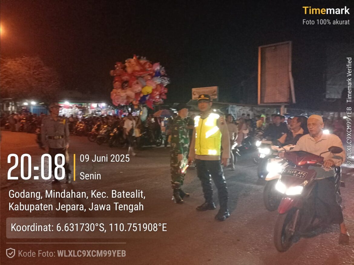 Babinsa, Bhabinkamtibmas, dan Satlinmas Amankan Lomba Tongtek Tradisional di Desa Mindahan