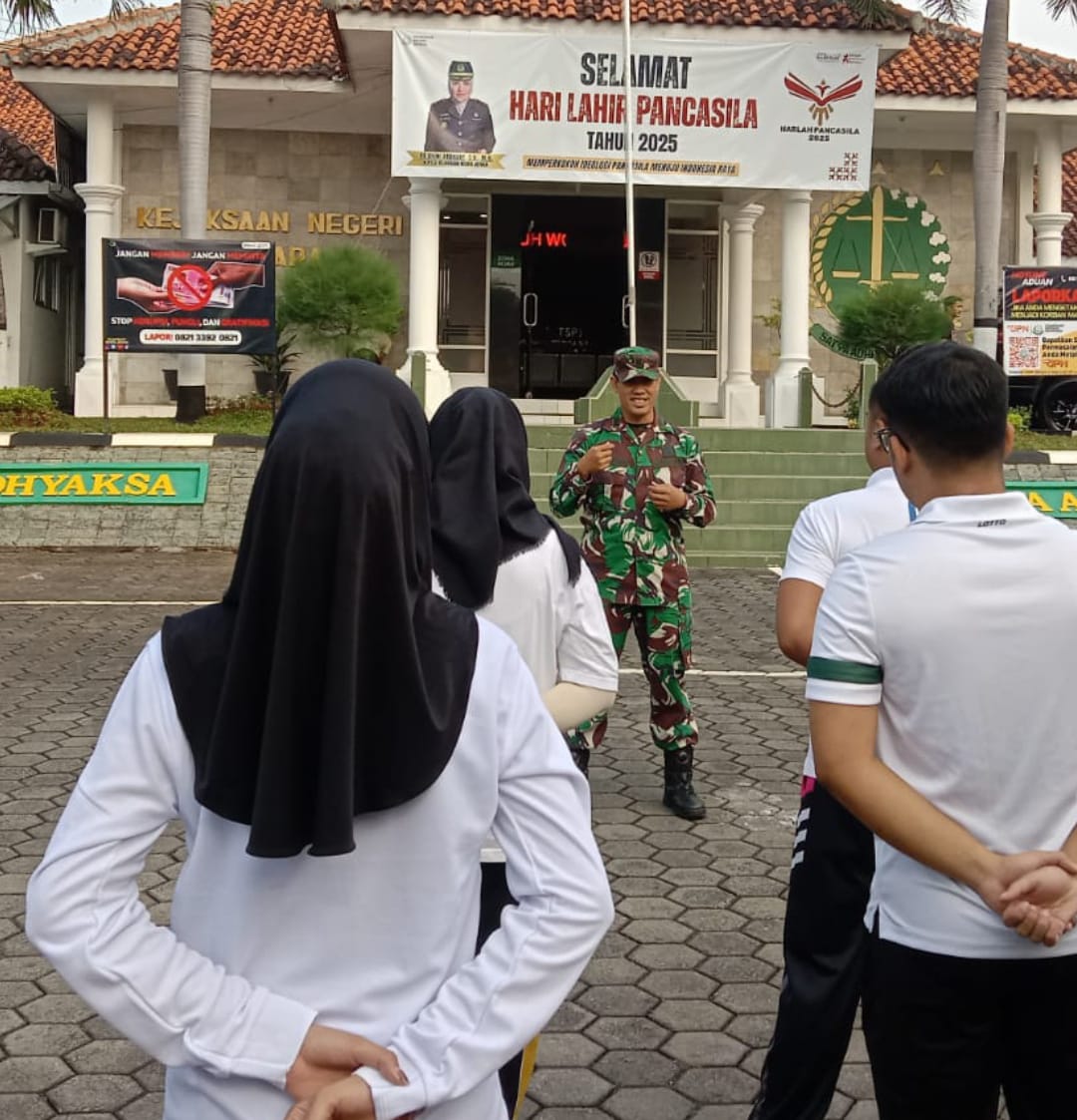 Danramil 01 / Jepara Latih PBB dan Wawasan Kebangsaan untuk CPNS Kejaksaan Negeri Jepara