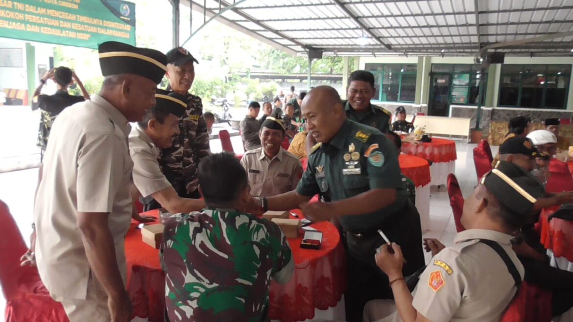 Kodim 0614 / Kota Cirebon Gelar Komsos Dengan Keluarga Besar TNI