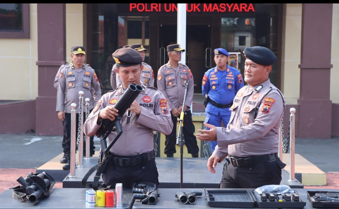 AKP Agus Nurhadi Pimpin Praktek Pengenalan Alat Catching Net Samapta dan Phazzer Enforce