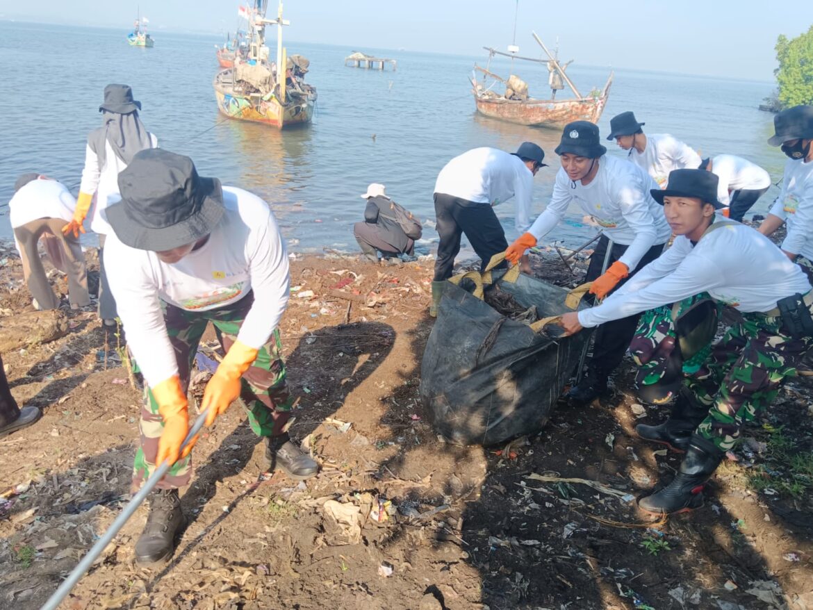 Danramil 09 / Mlonggo Hadiri dan Dukung Program Zero Waste Warrior 2025 di Pantai Selayar