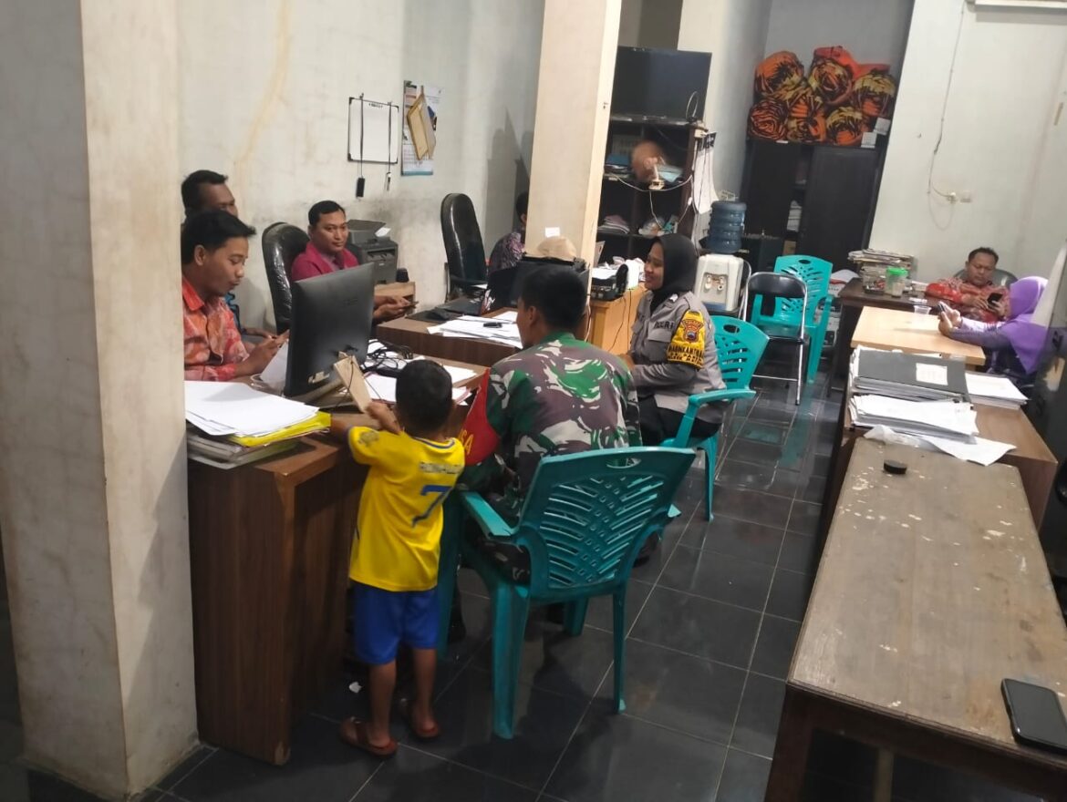 Babinsa Desa Paren Laksanakan Komsos dan Pendataan Teritorial Bersama Perangkat Desa