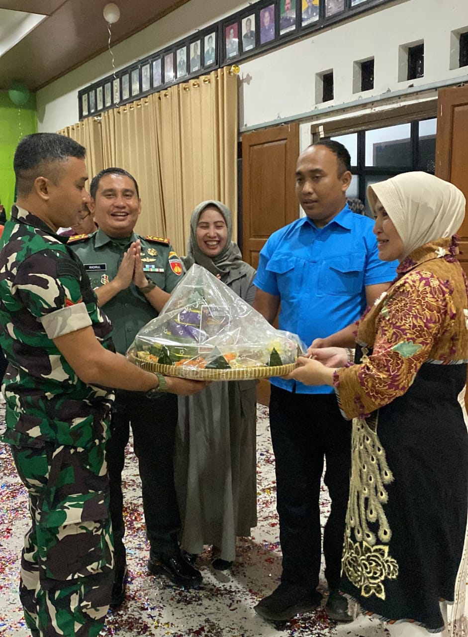 Dandim Jepara dan Istri Beri Kejutan Tumpeng untuk Kajari, Simbol Sinergi dan Keakraban Antarlembaga