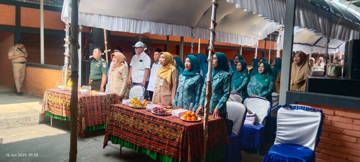 Danramil 04 / Pecangaan Hadiri Pencanangan Bulan Bhakti Gotong Royong dan Hari Gerak PKK Tingkat Kecamatan Kalinyamatan