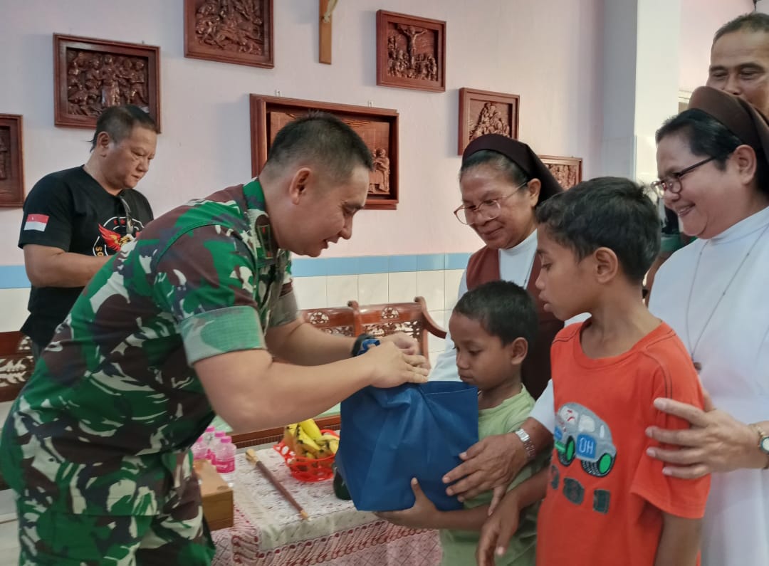 Dandim 0719/Jepara Tinjau Rehab Panti Asuhan di Kelet, Serahkan Sembako dan Terima Suvenir dari Anak Panti