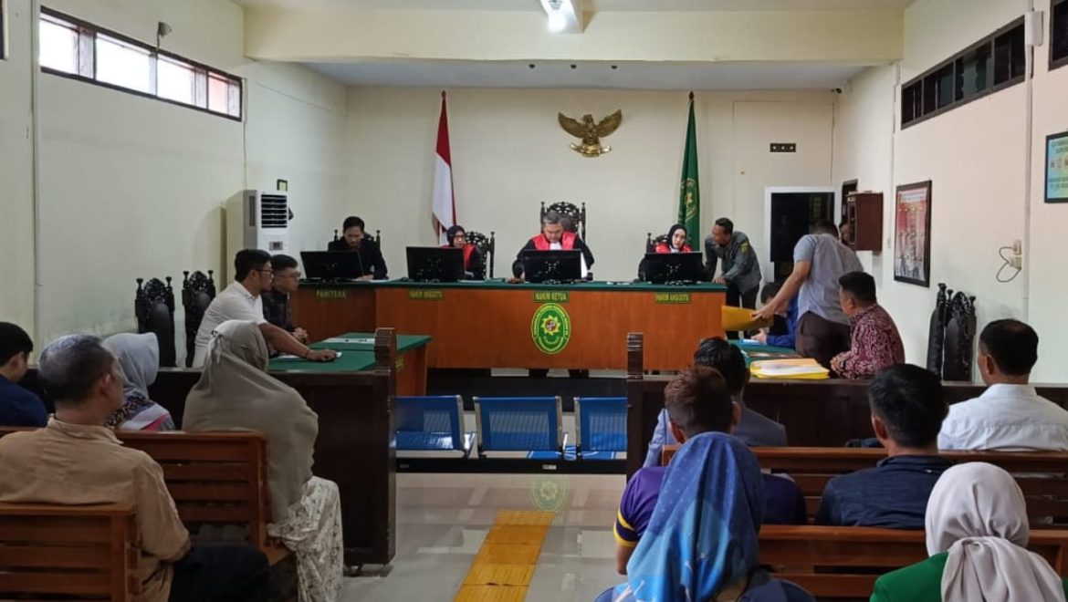 Sidang Kedua Gugatan Warga Terkait Debu Batu Bara Pelabuhan Berlangsung di Pengadilan Negri Cirebon