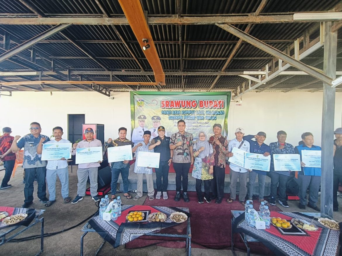 Babinsa Desa Bondo Hadiri Kegiatan Srawung dan Panen Raya Rumput Laut Bersama Bupati Jepara