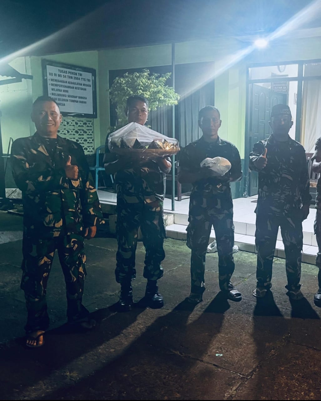 Danramil 03 / Batealit Hadiri Tasyakuran Malam Tirakatan Hari Bhayangkara ke-79 di Polsek Batealit