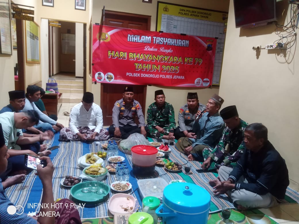 Koramil 12 / Donorojo Hadiri Doa Malam Tirakatan HUT Bhayangkara ke-79 di Mako Polsek Donorojo