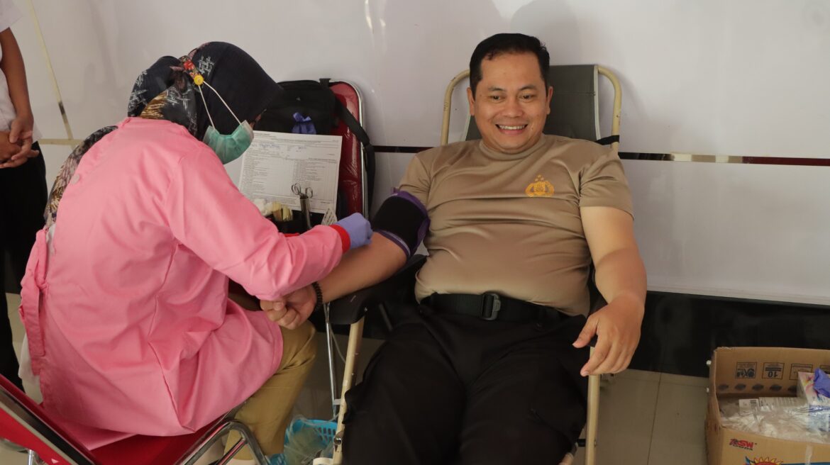 Polres Nganjuk Gelar Donor Darah Sambut Hari Bhayangkara ke-79, Targetkan 100 Pendonor