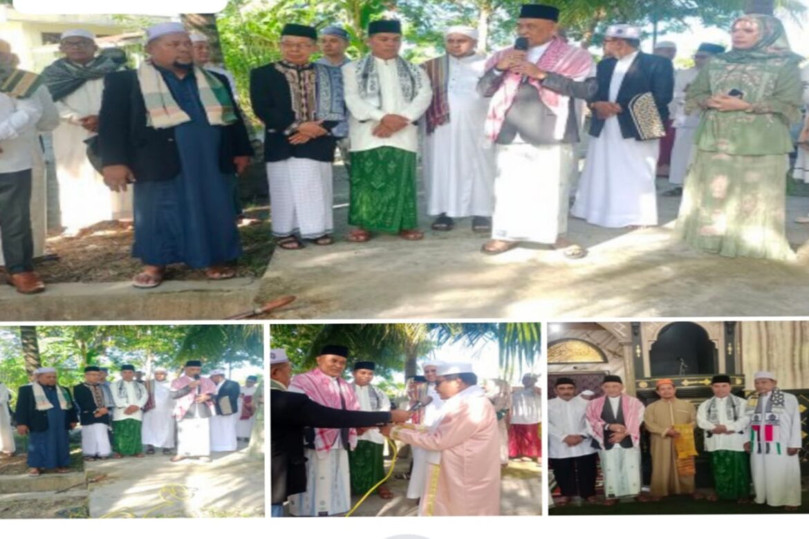 Selesai Sholat Idhul Adha di Mesjid Agung Al-Buruj Bupati Ikram Umasugi SE Serahkan Sapi Qurban