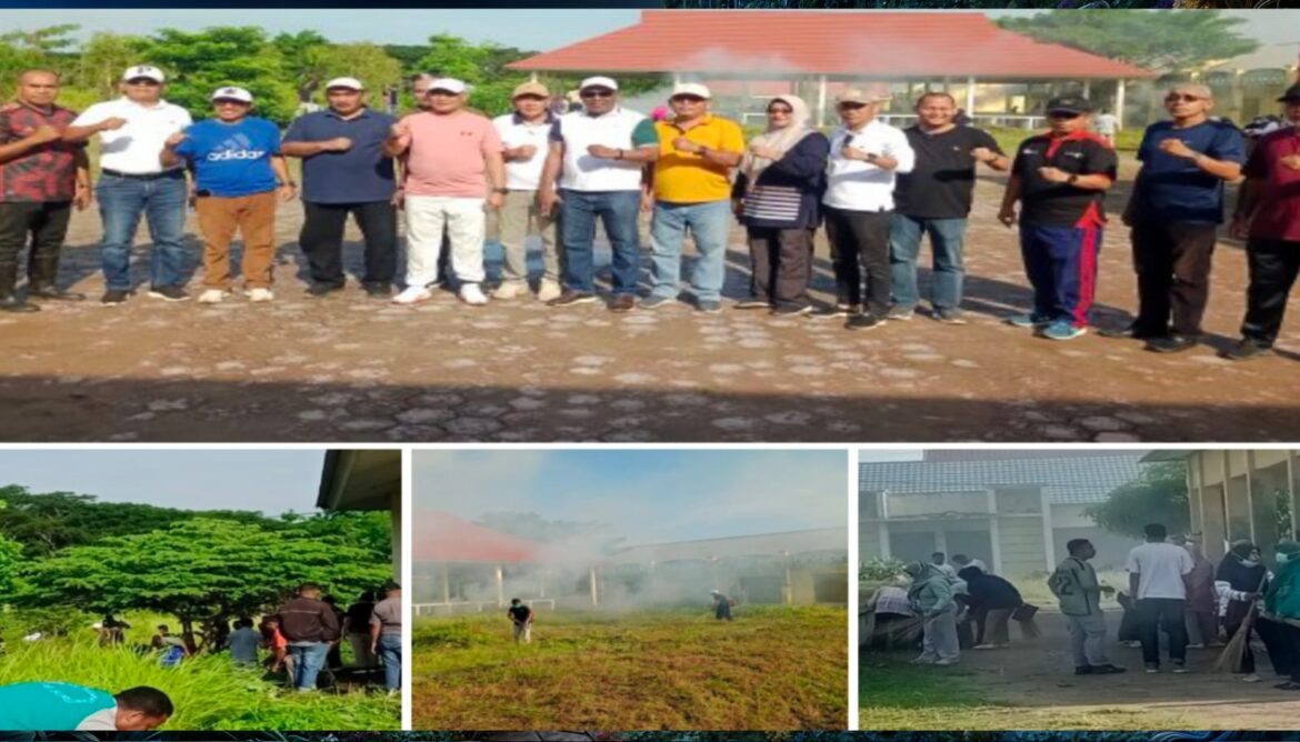 Bupati Kabupaten Buru Ikram Umasugi SE Pimpin Gerakan Jumat Bersih di Pasar Kab