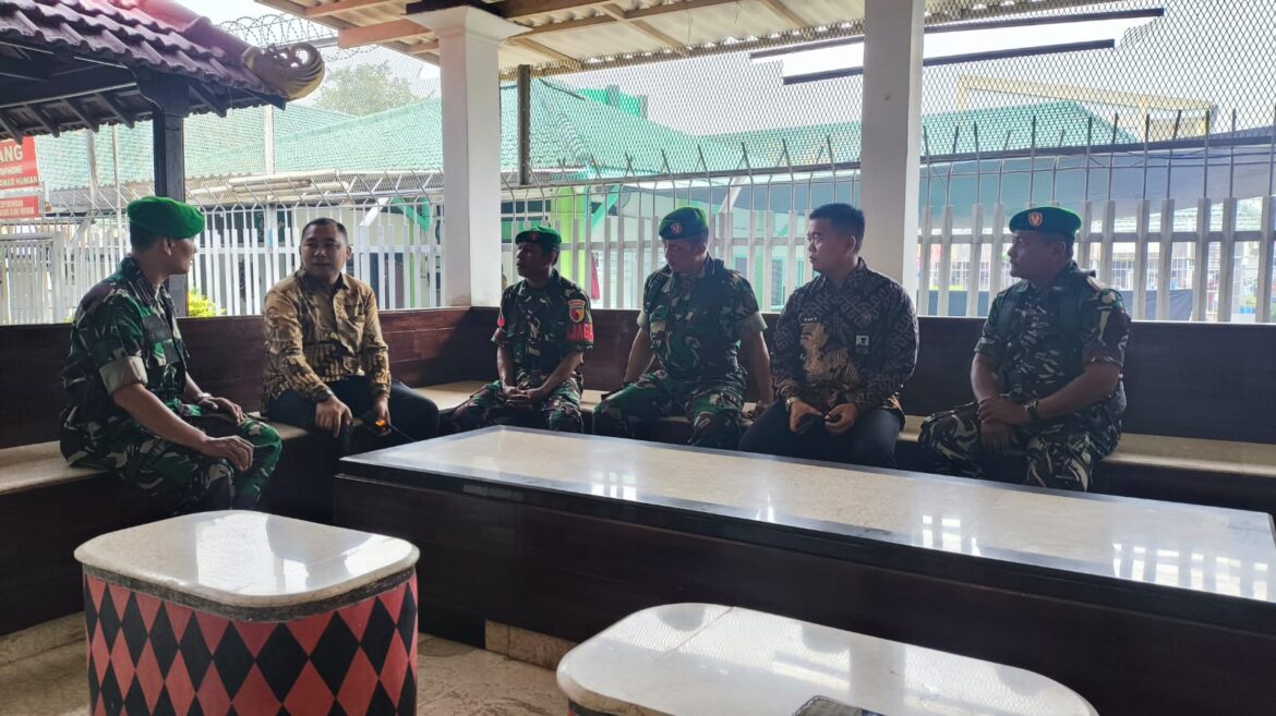 Lapas Kelas IIA Sidoarjo Terima Kunjungan Tilik Sambang Dari Jajaran KODIM 0816 Sidoarjo
