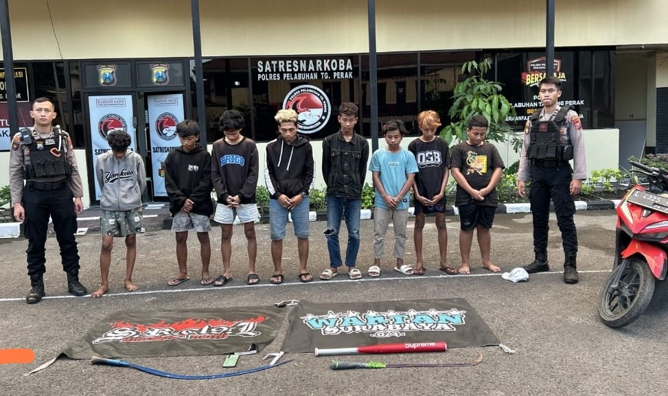 Patroli Perintis Presisi Satsamapta Polres Tanjung Perak Gagalkan Aksi Tawuran, 8 Remaja Diamankan
