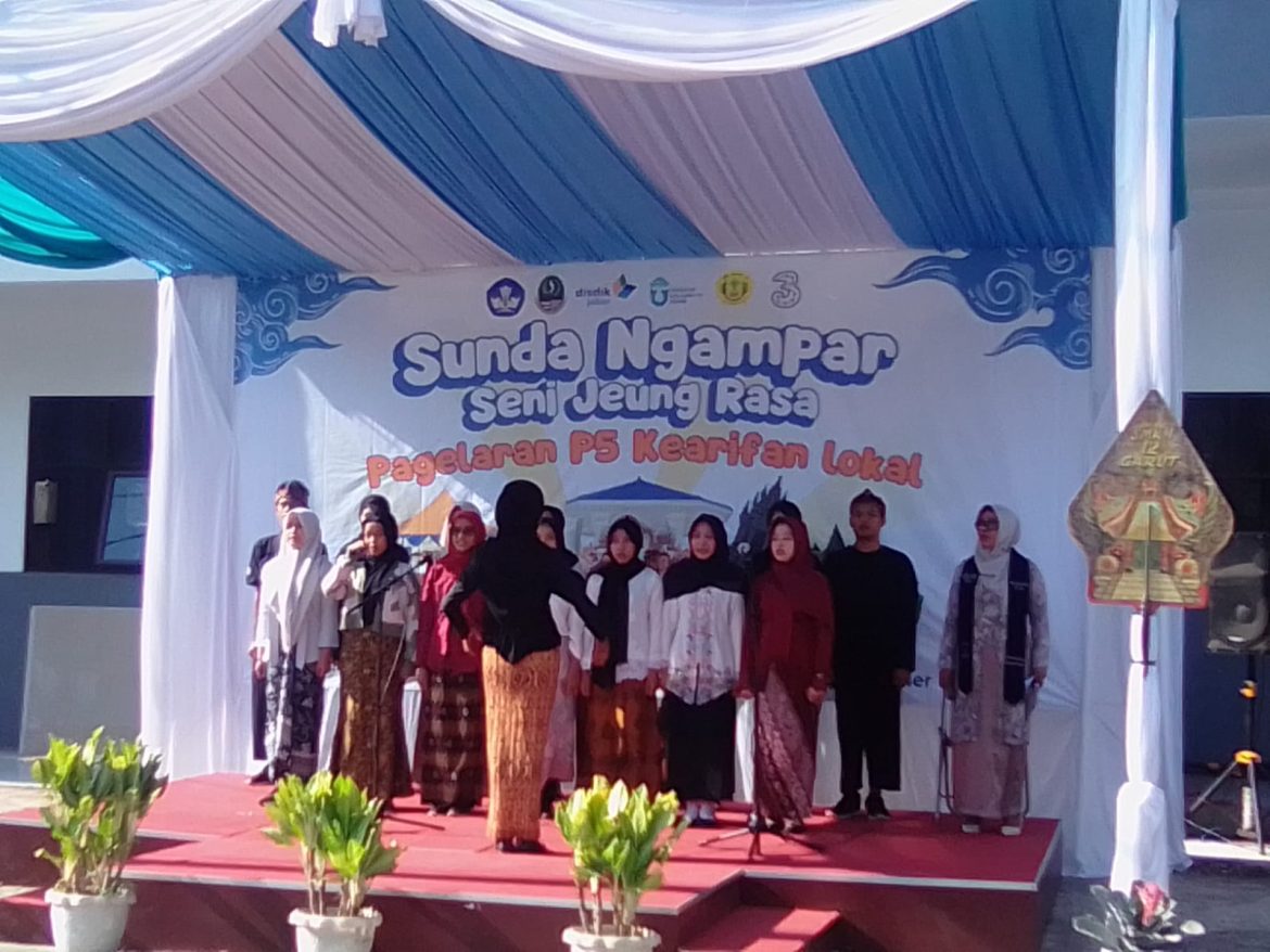 Pagelaran Seni P5 SMK Negeri 12 Garut: Merajut Karakter, Merawat Budaya