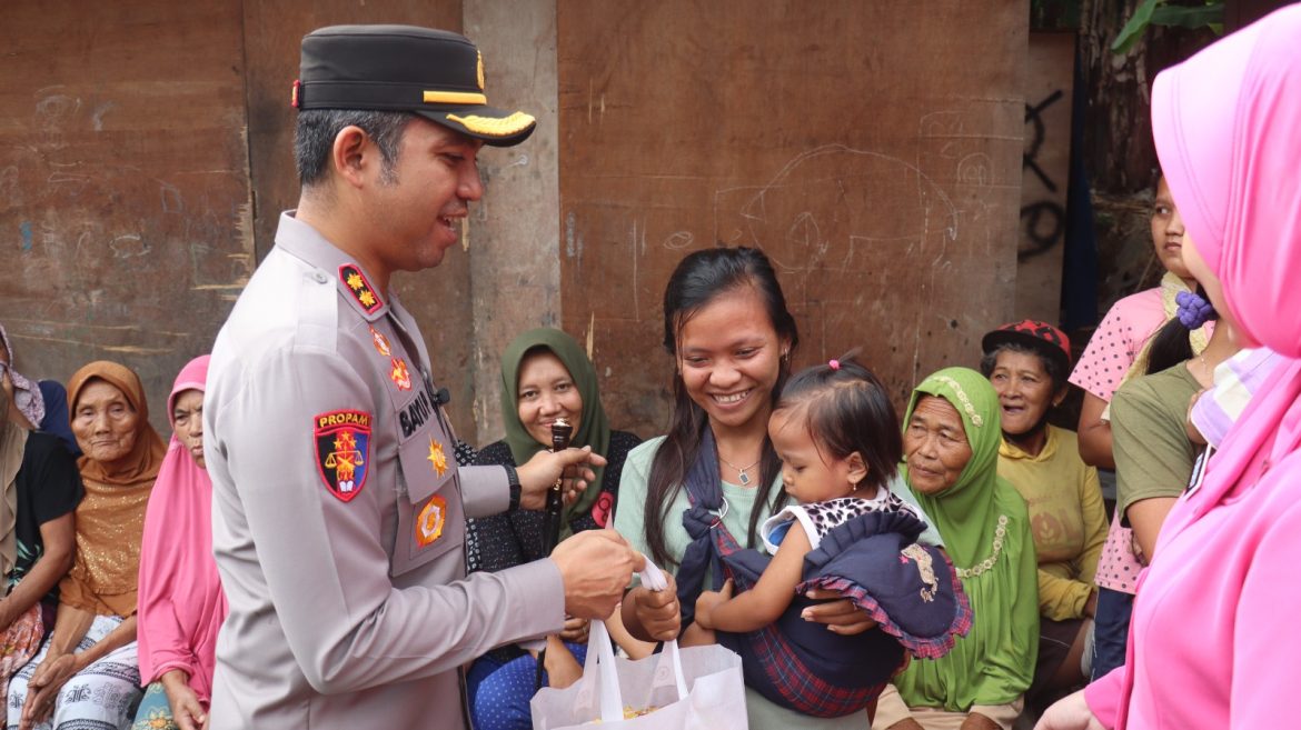 Wujudkan Polri Yang Bermanfaat Untuk Masyarakat Kolaborasi Polres Tegal Dan PSHT, Bantu Masyarakat Yang Membutuhkan