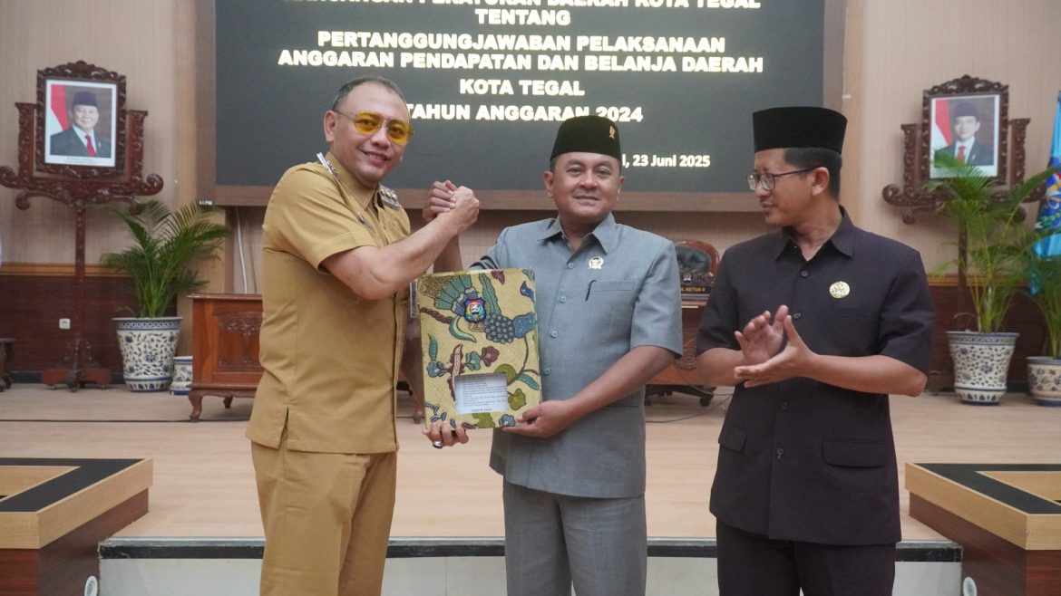 Dedy Yon Sampaikan Raperda tentang Pertanggungjawaban Pelaksanaan APBD 2024