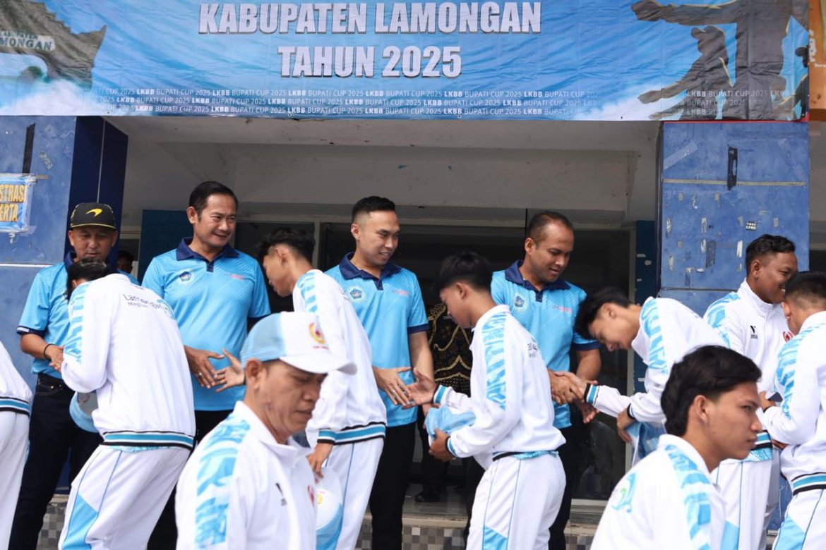 Pesan Kapolres Lamongan Selaku Ketua Umum PBVSI Saat Pemberangkatan Tim Bola Voli dalam Rangka Porprov