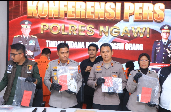 Polres Ngawi Berhasil Ungkap Kasus TPPO Dalih Adopsi 4 Tersangka Diamankan