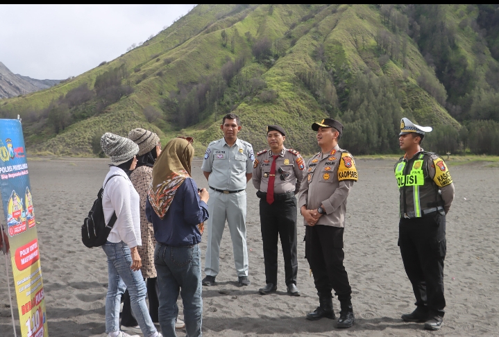 Polres Probolinggo Tingkatkan Patroli dan Pengamanan di Gunung Bromo saat Libur Idul Adha 2025