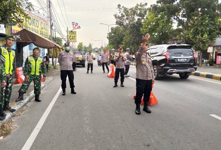 Sinergitas Polres Madiun bersama TNI Siagakan Ratusan Personel Jaga Kondusifitas Satu Suro