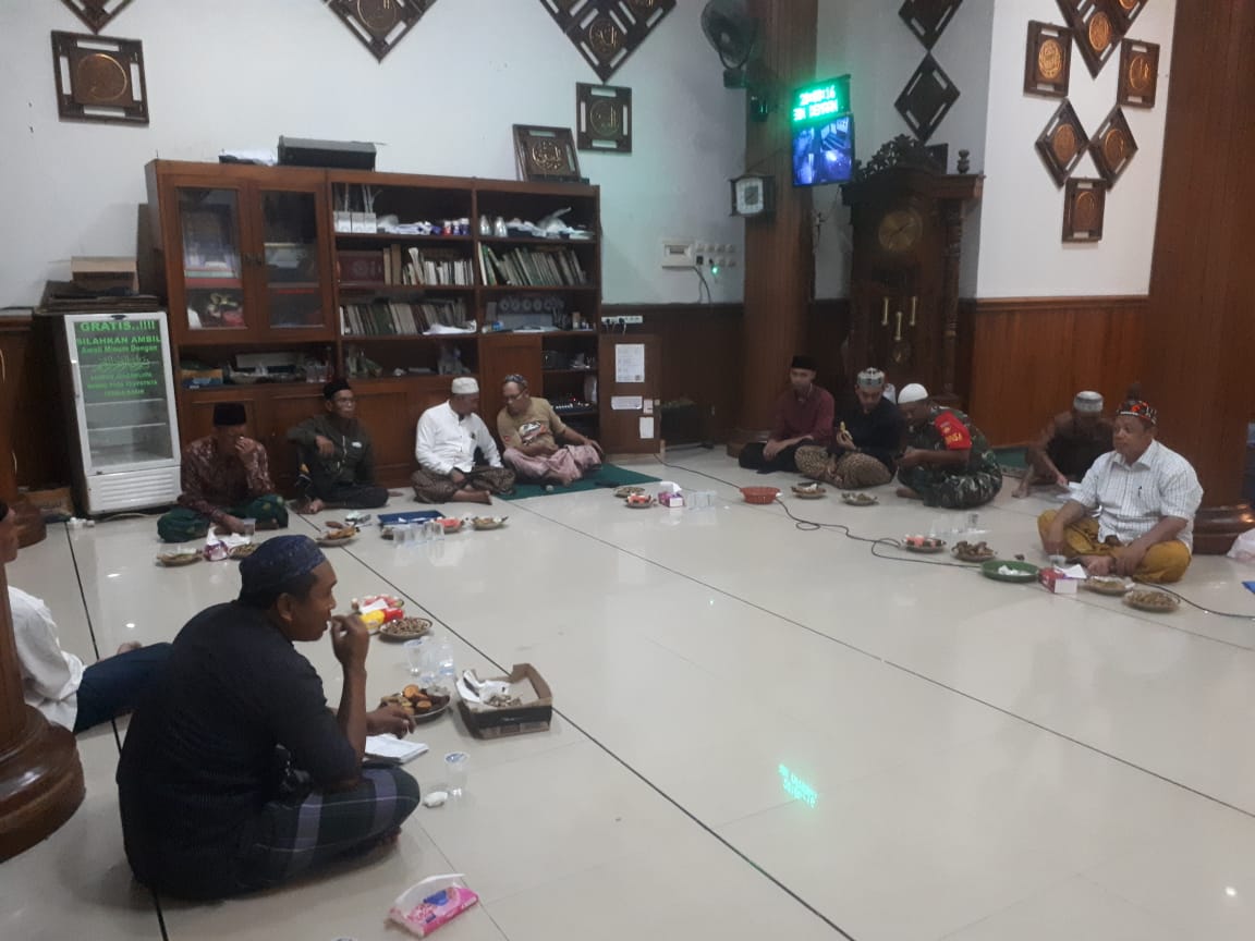 Serka Rendra Koramil 01/Jepara Gelar Komsos Bersama Tokoh Agama dan Masyarakat Kelurahan Demaan