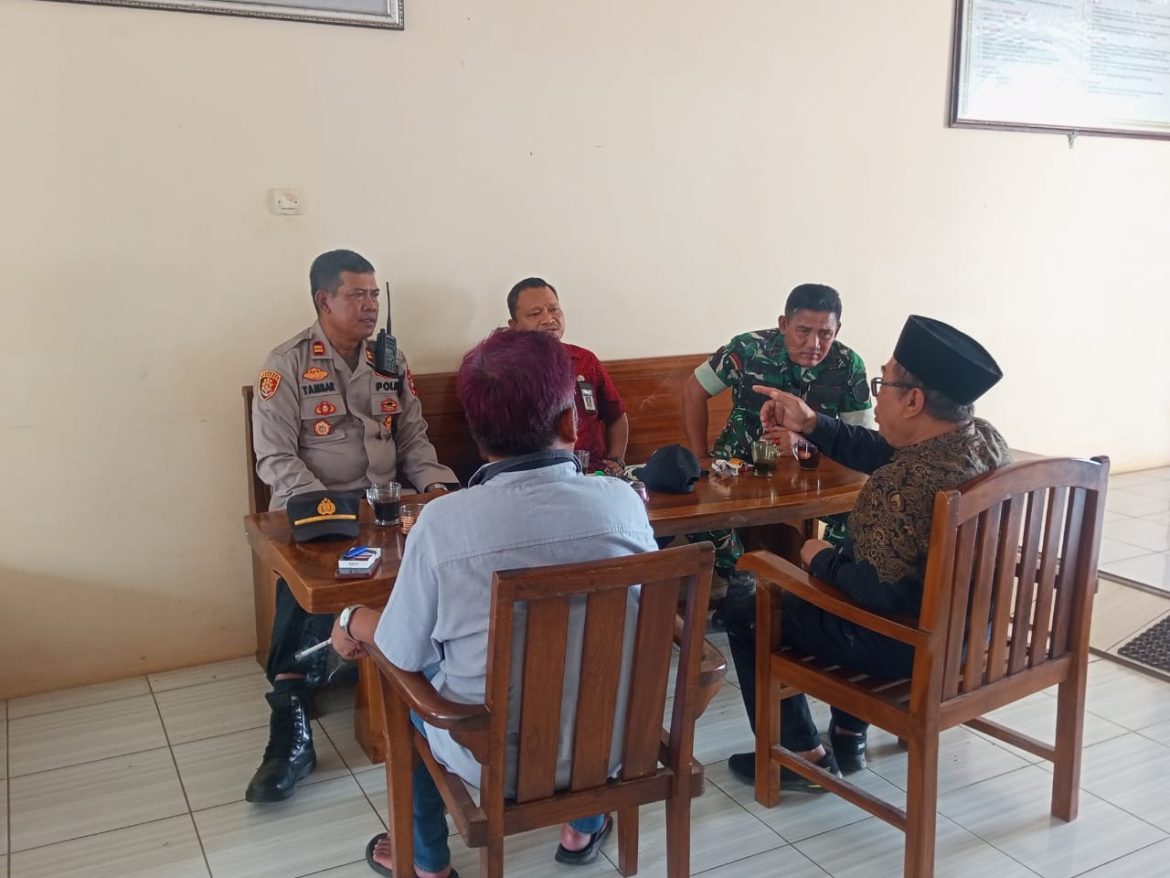 Danramil 09/Mlonggo Gelar Komunikasi Sosial Bersama Camat Kapolsek Petinggi Srobyong dan Tokoh Masyarakat