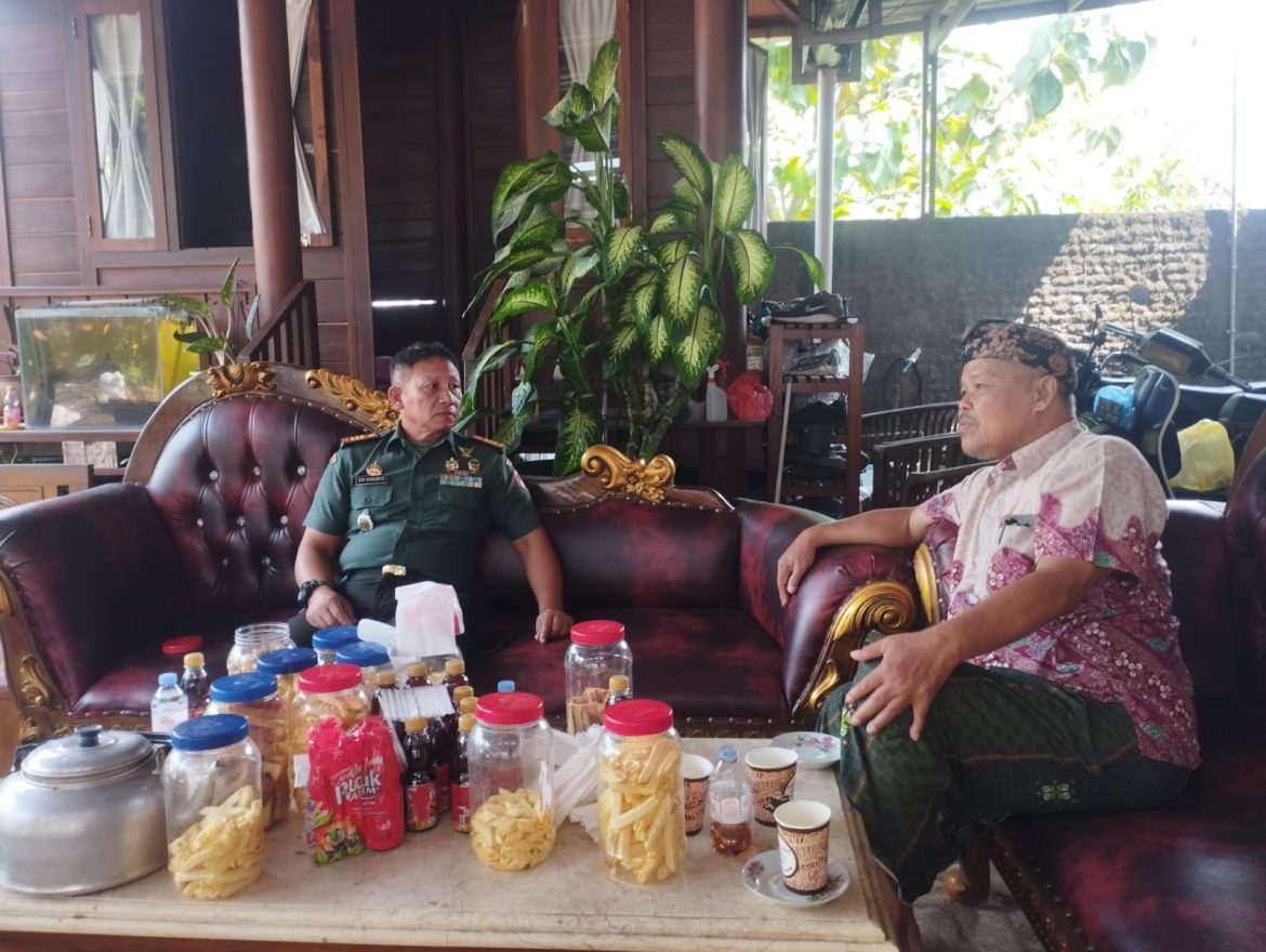 Danramil 04/Pecangaan dan Babinsa Laksanakan Komsos Bahas Rencana TMMD di Desa Lebuawu