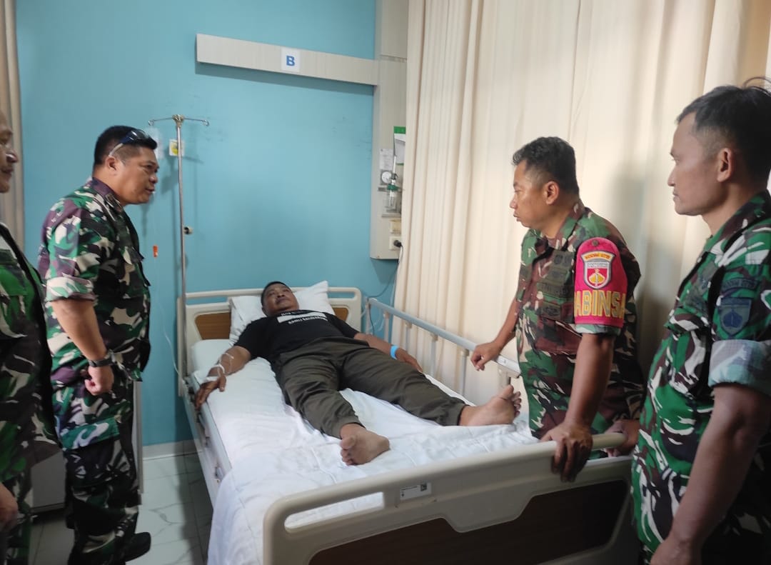 Komandan Koramil 05/Mayong Jenguk Anggota yang Sakit di RS Mardi Rahayu Kudus